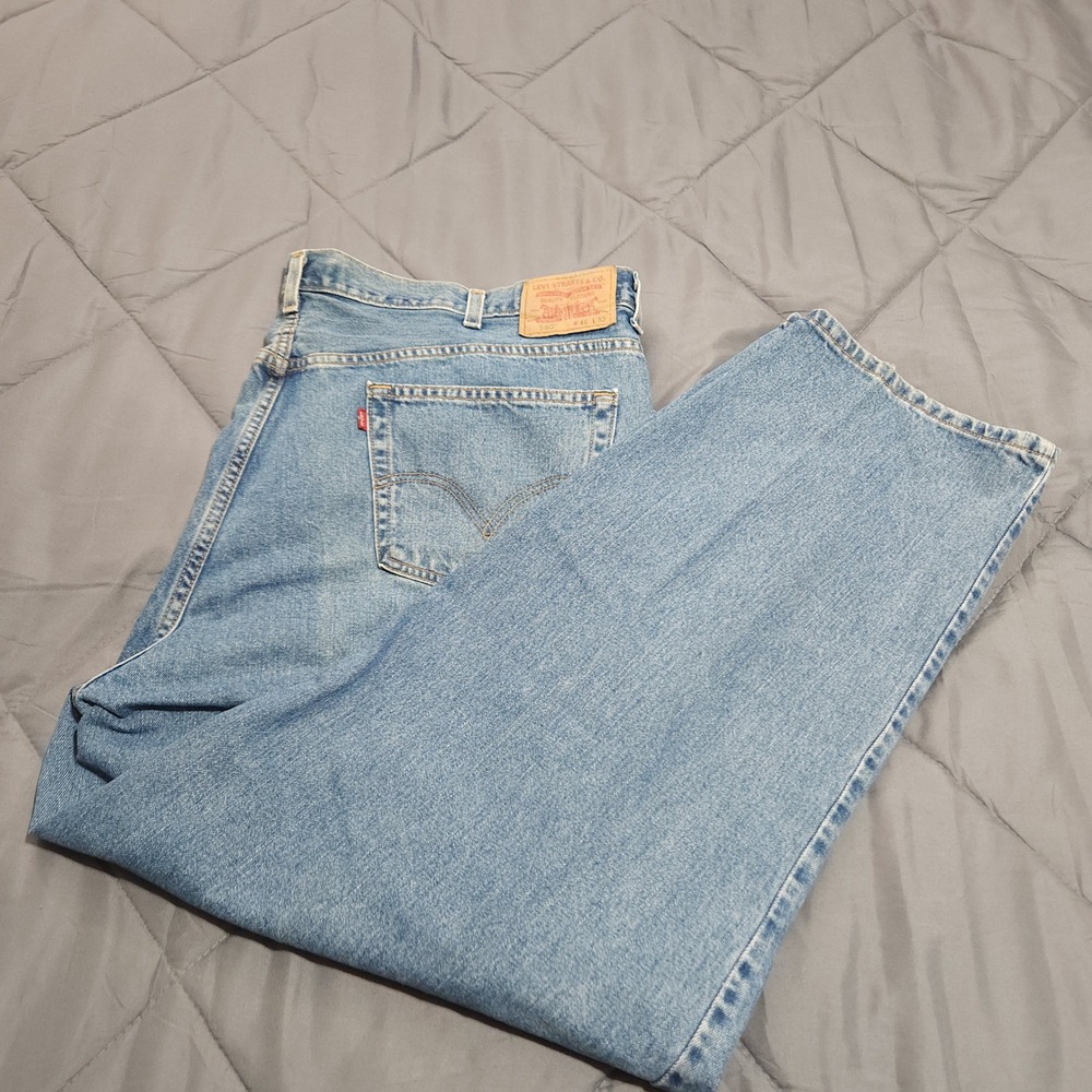 Levi's Jeans Mens 46x32 High Rise 560 Comfort Fit Relaxed Taper Light Wash Denim